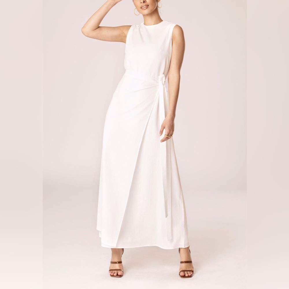 Chic White Sleeveless Maxi Dress